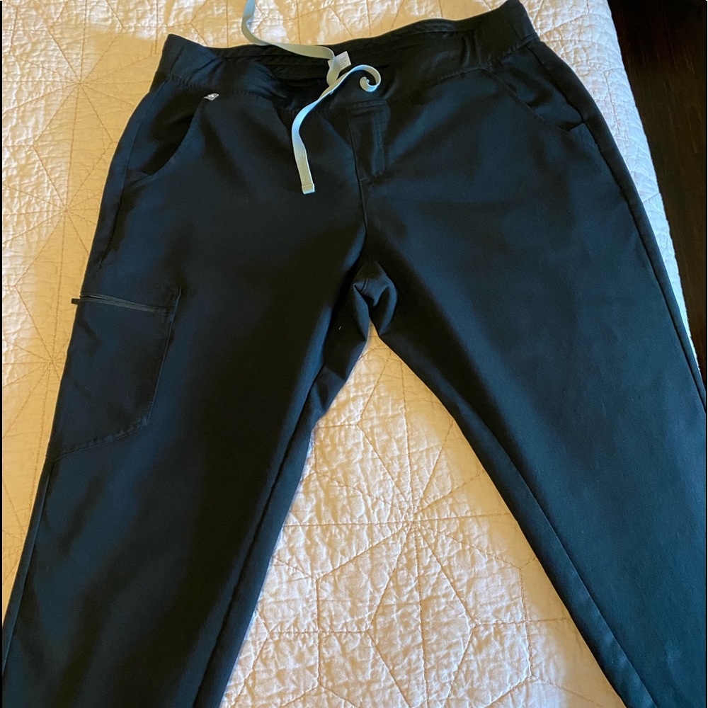 Figs Black PXL Zamora joggers.